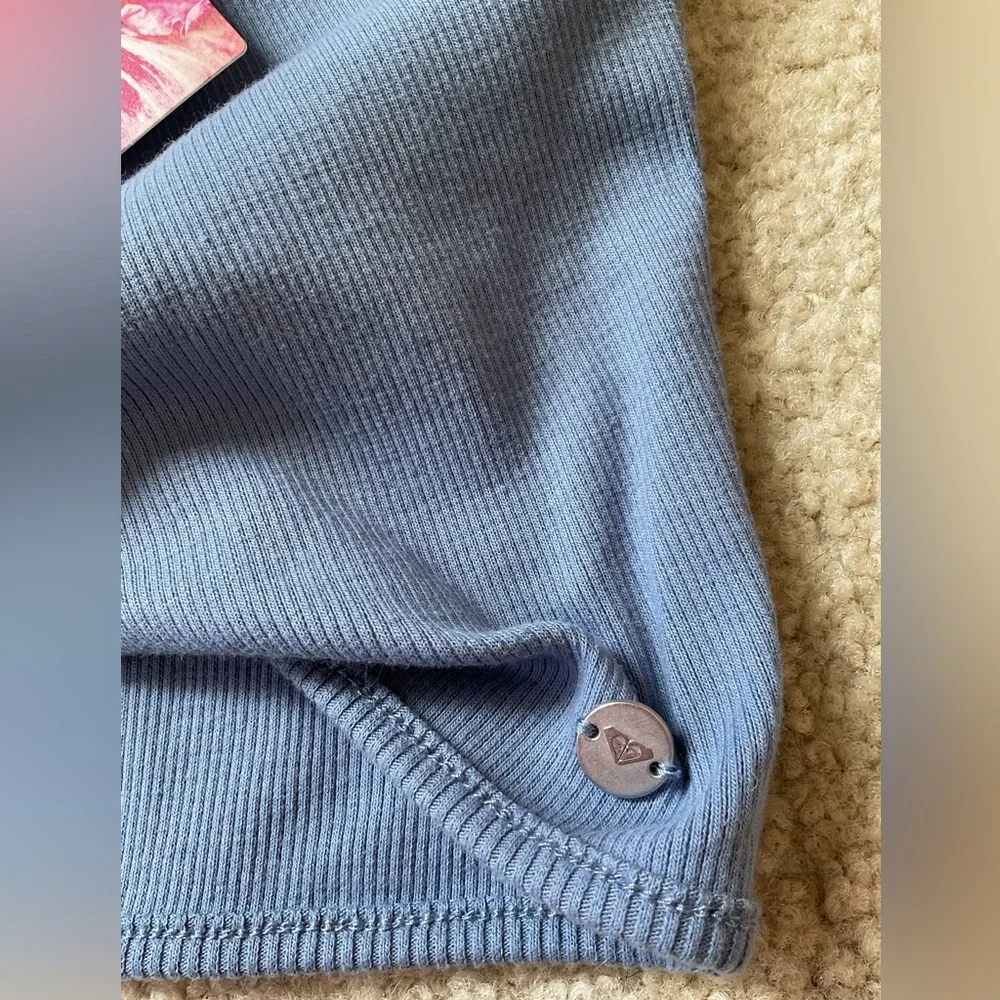 Roxy Riviera Blue Ribbed workout Top NWT - Picture 5 of 8